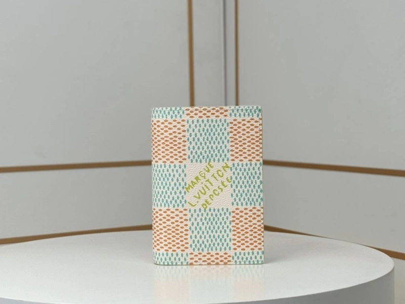 LV Wallets 4233H-0923