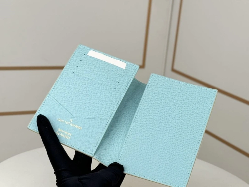 LV Wallets 4233H-0923