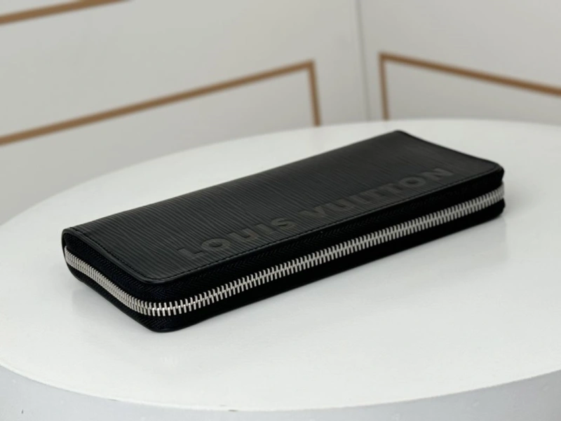 LV Wallets 4233H-0925