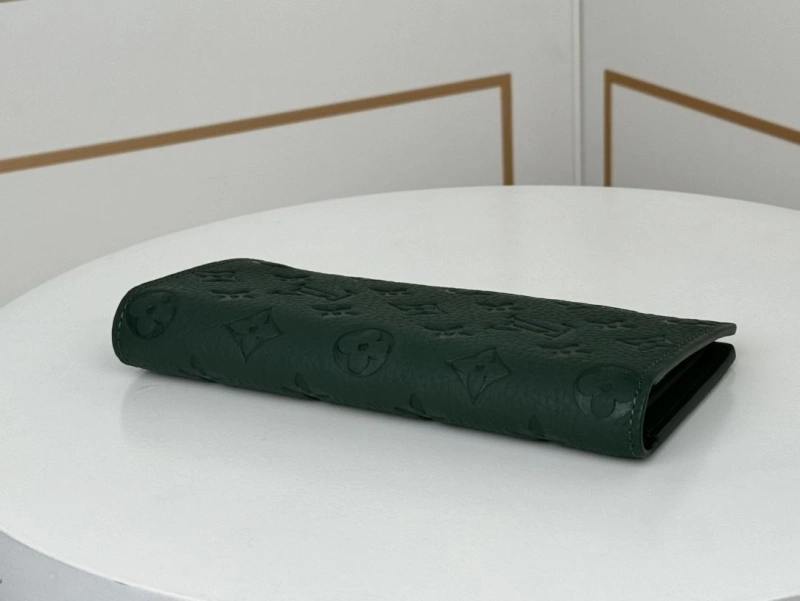 LV Wallets 4233H-0927