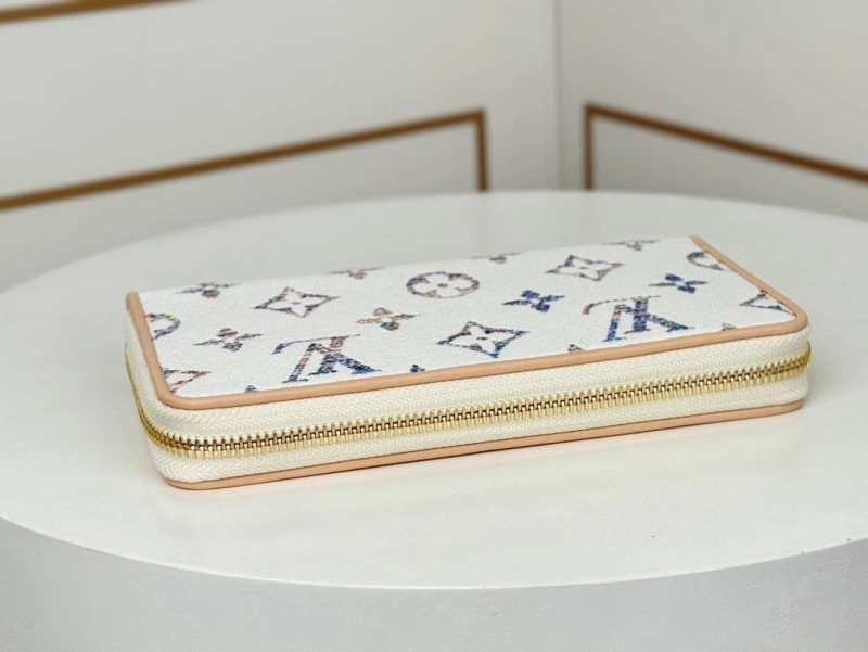 LV Wallets 4233H-0928