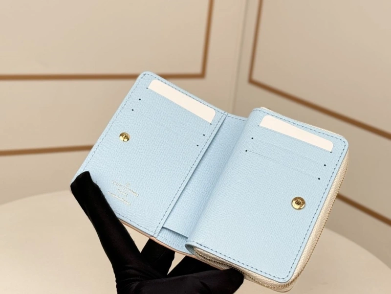 LV Wallets 4233H-0929