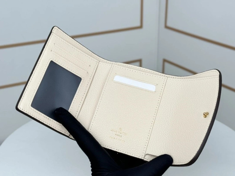 LV Wallets 4233H-0933