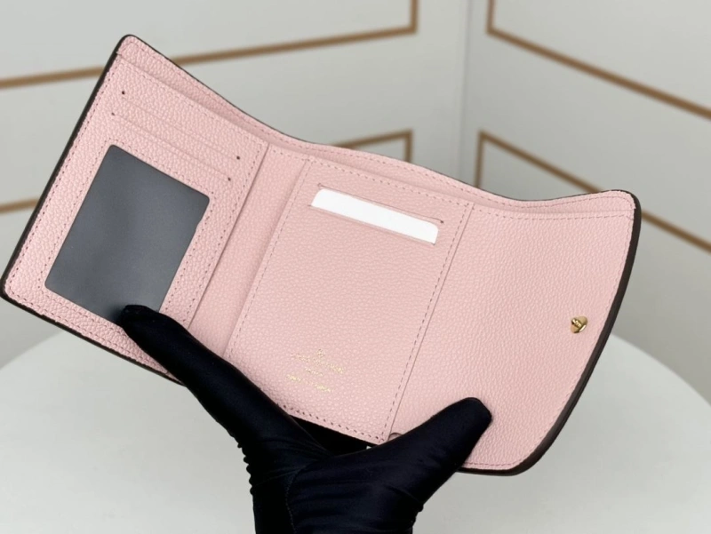 LV Wallets 4233H-0936