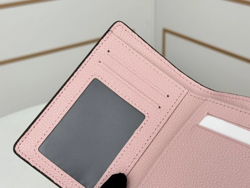 LV Wallets 4233H-0936