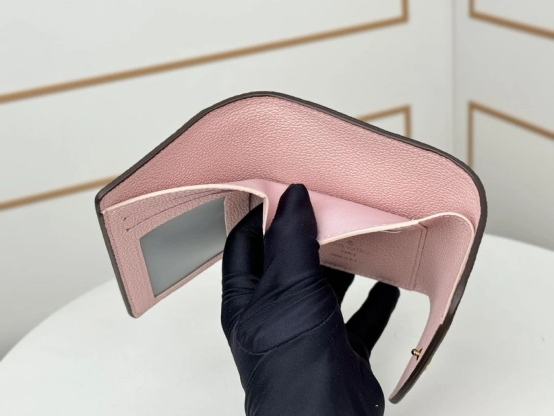 LV Wallets 4233H-0936