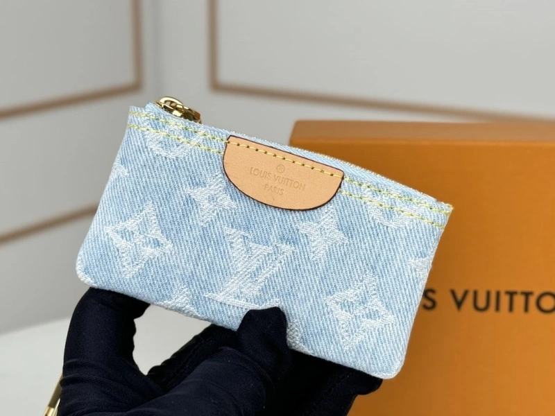 LV Wallets 4233H-0941