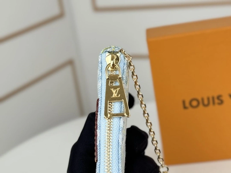 LV Wallets 4233H-0941