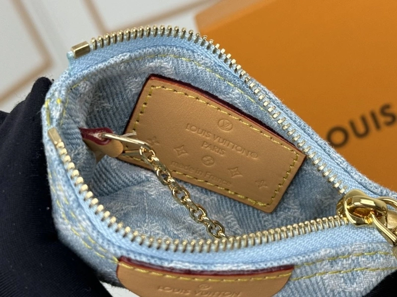 LV Wallets 4233H-0941