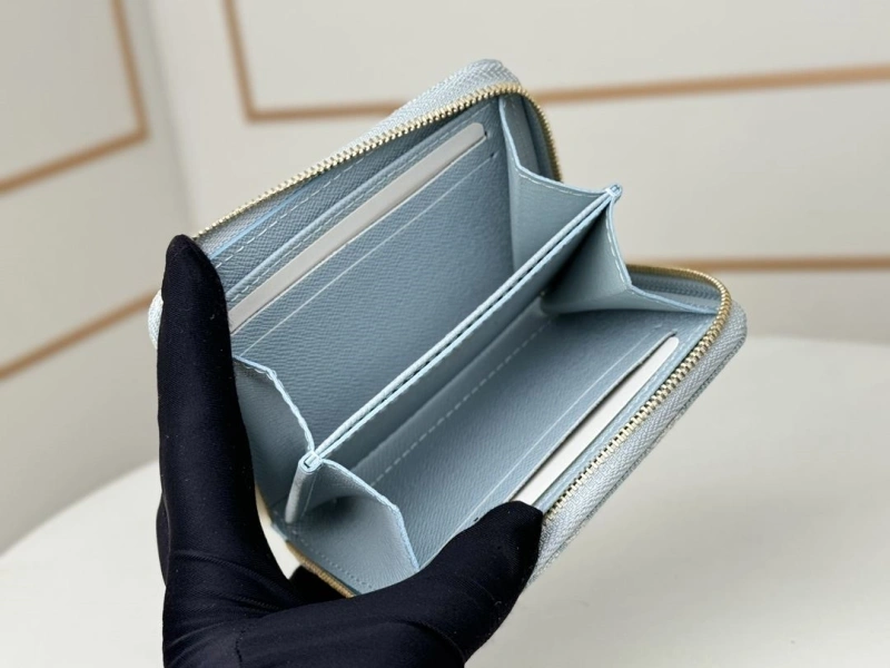 LV Wallets 4233H-0947