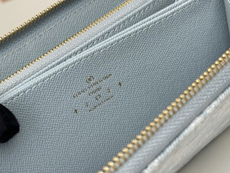 LV Wallets 4233H-0948