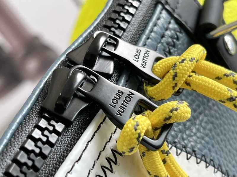 LV Travel Bags 4233H-1096