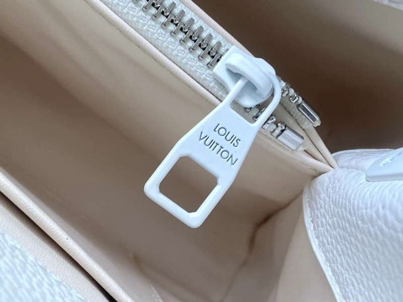 LV Capucines Bags 4233H-1188