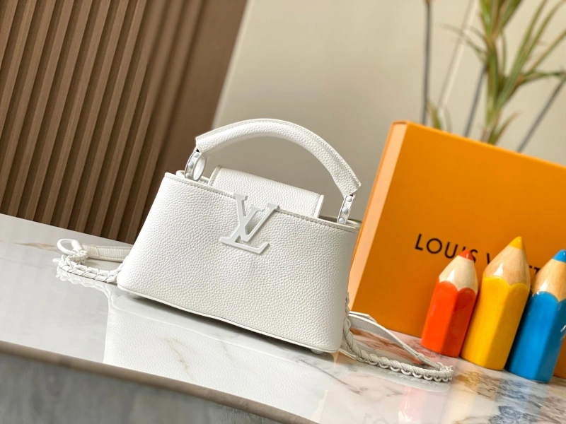 LV Capucines Bags 4233H-1189
