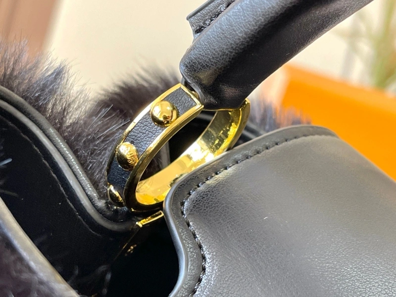 LV Capucines Bags 4233H-1192