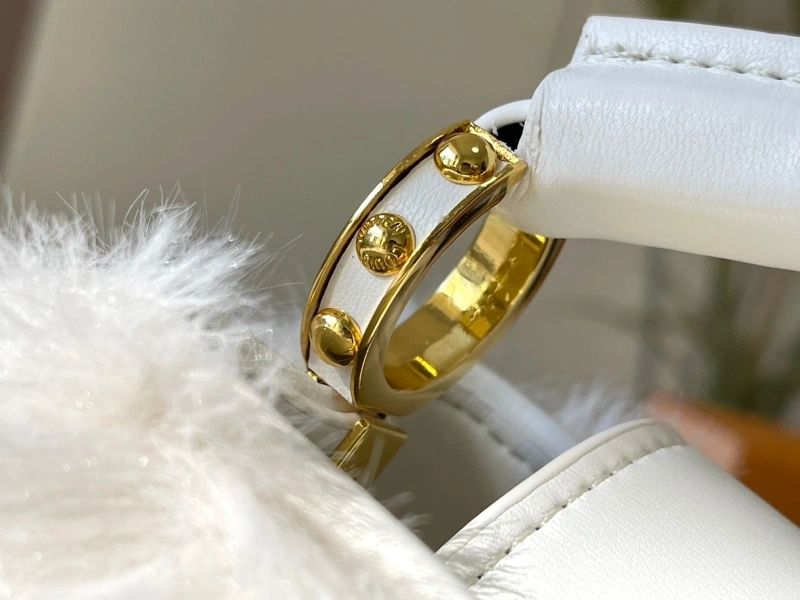 LV Capucines Bags 4233H-1195