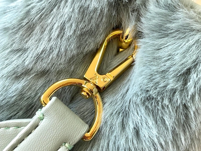 LV Capucines Bags 4233H-1197