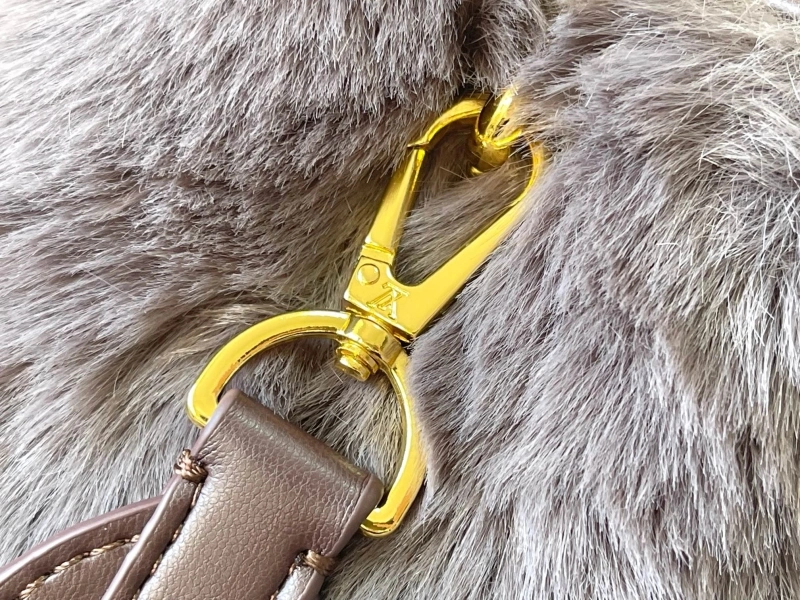 LV Capucines Bags 4233H-1199