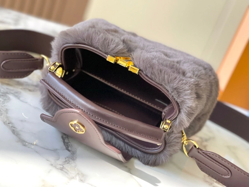 LV Capucines Bags 4233H-1199