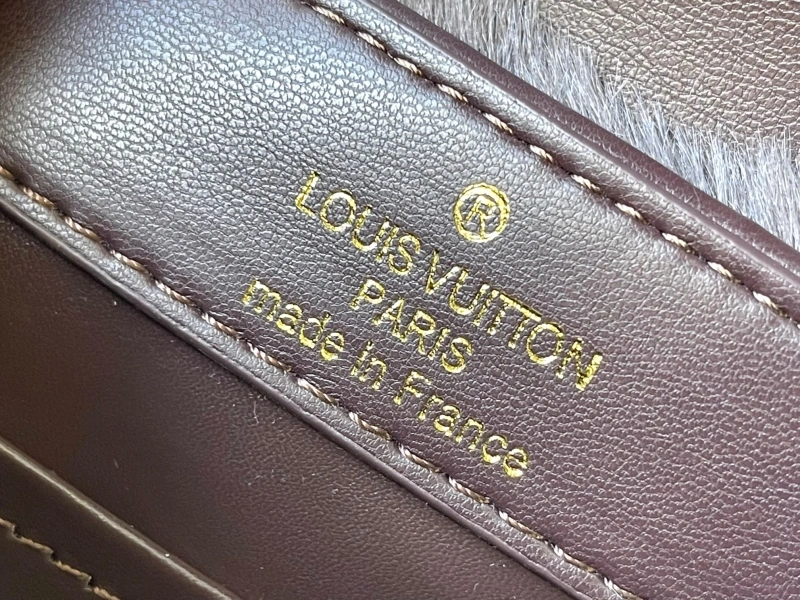 LV Capucines Bags 4233H-1199