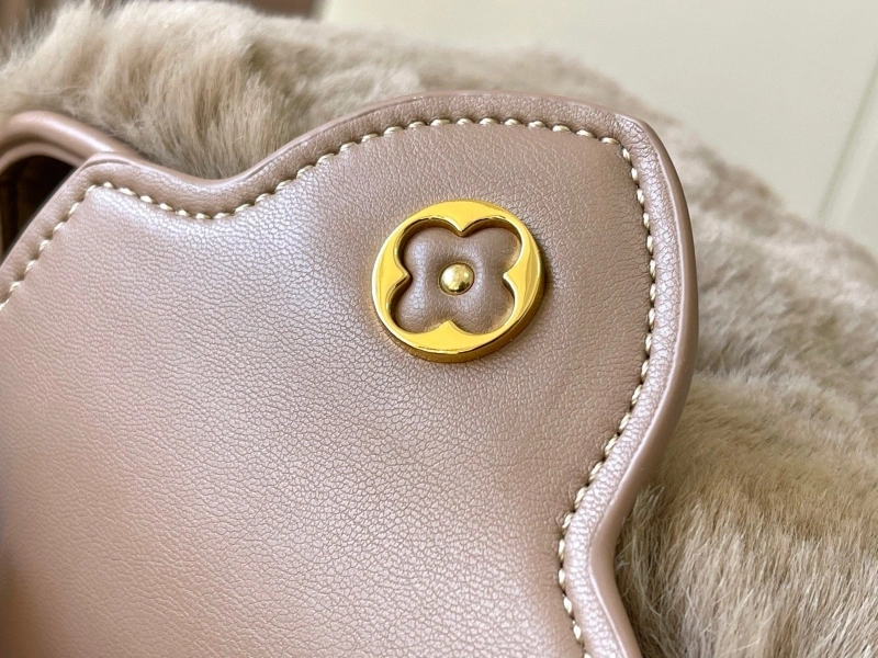 LV Capucines Bags 4233H-1209