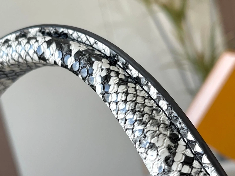 LV Capucines Bags 4233H-1212