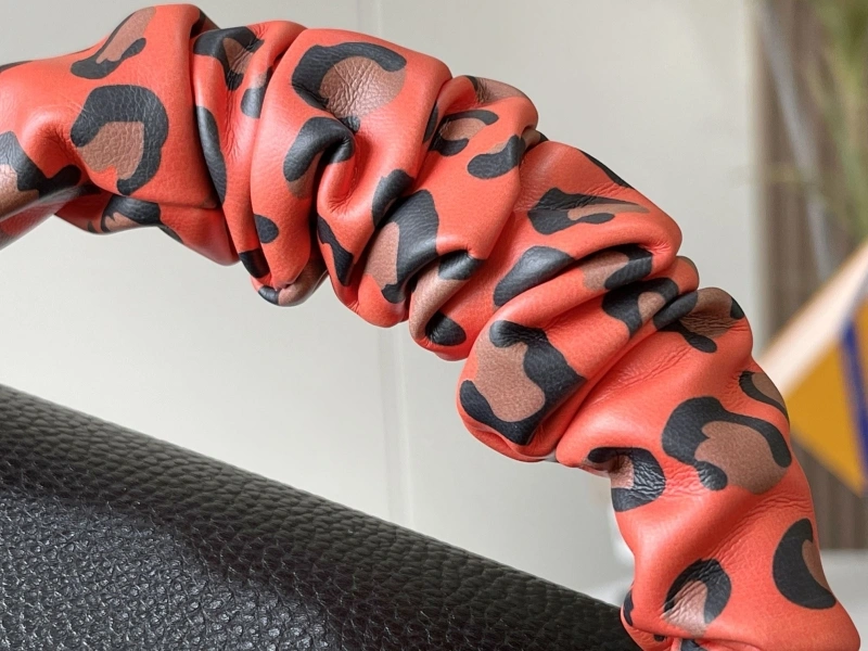 LV Capucines Bags 4233H-1223