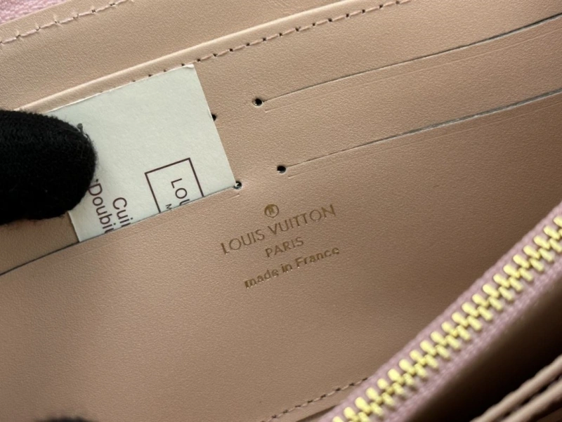 LV Wallets 4233H-1319