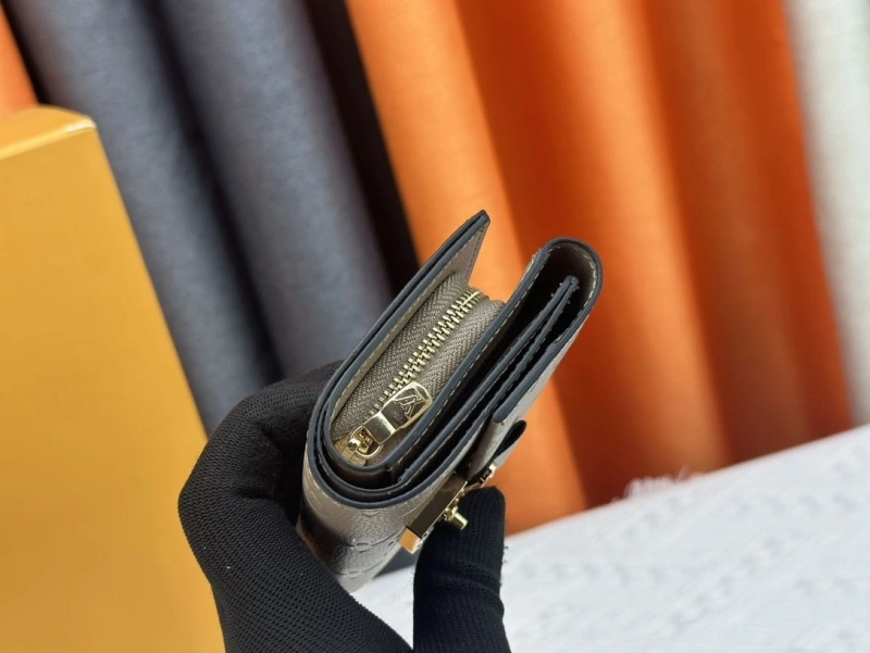 LV Wallets 4233H-1320