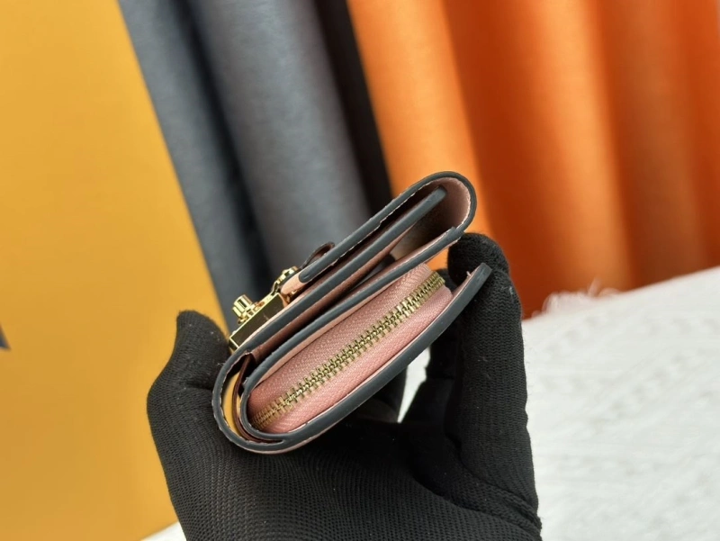 LV Wallets 4233H-1323