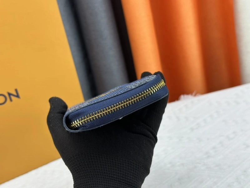 LV Wallets 4233H-1324