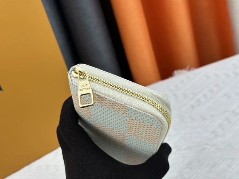 LV Wallets 4233H-1325