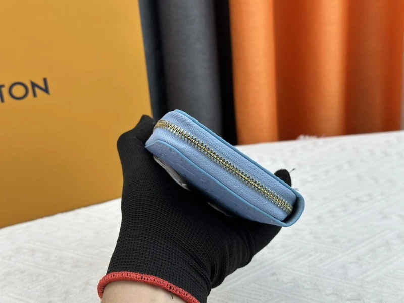 LV Wallets 4233H-1327