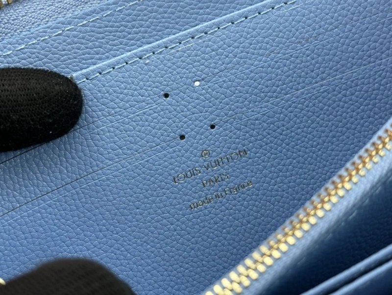 LV Wallets 4233H-1327