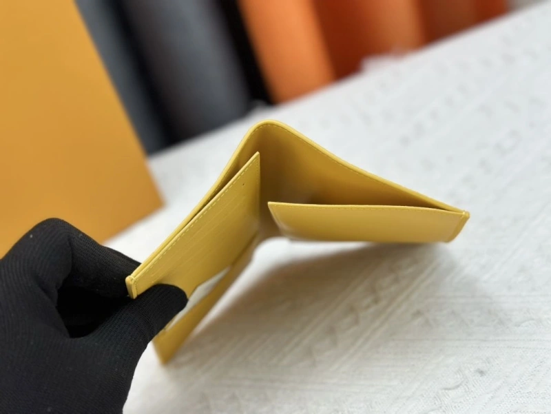 LV Wallets 4233H-1331