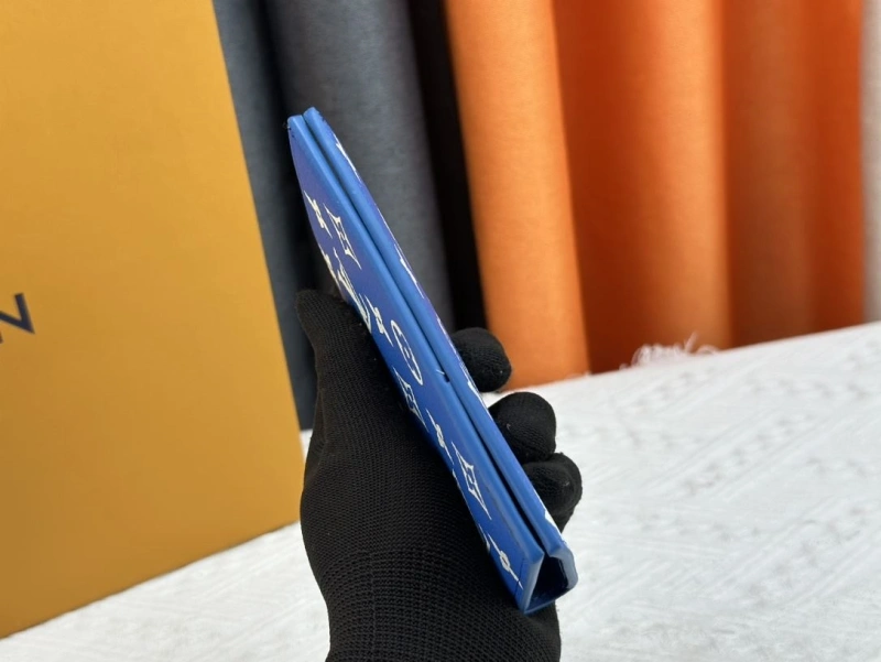 LV Wallets 4233H-1332