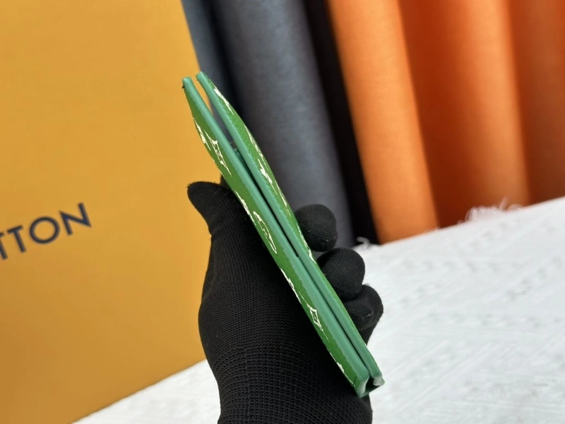 LV Wallets 4233H-1334