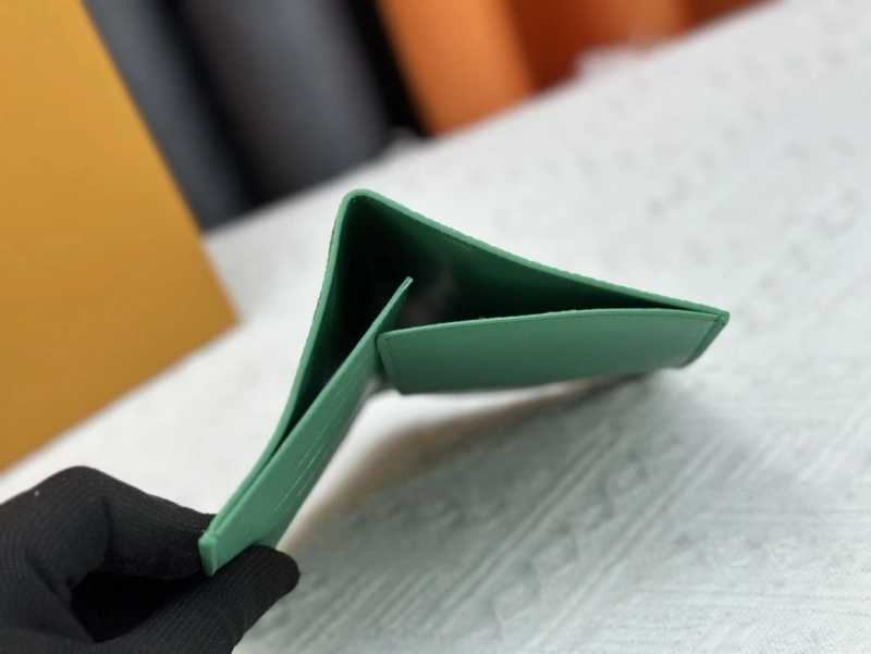 LV Wallets 4233H-1334