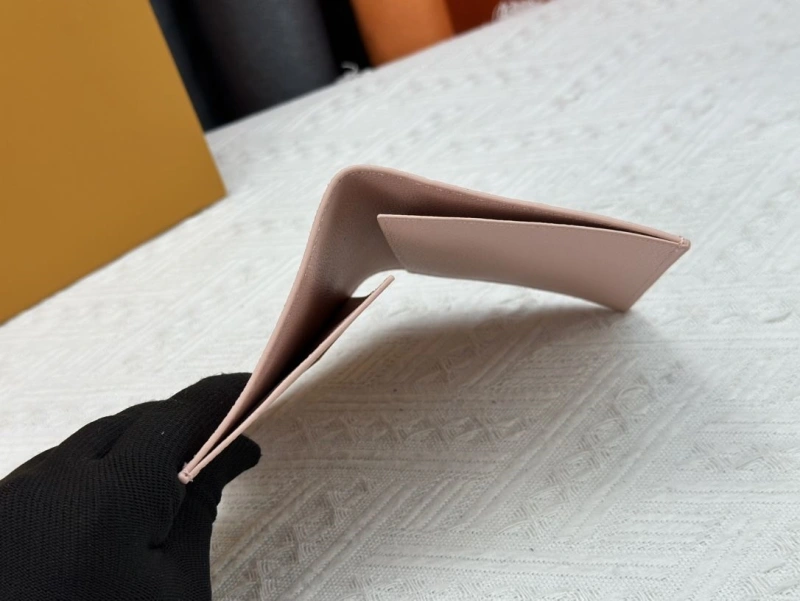 LV Wallets 4233H-1335