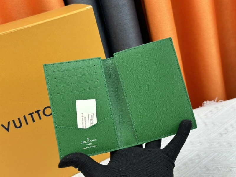 LV Wallets 4233H-1337