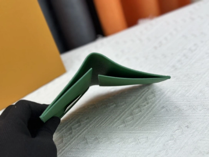 LV Wallets 4233H-1337