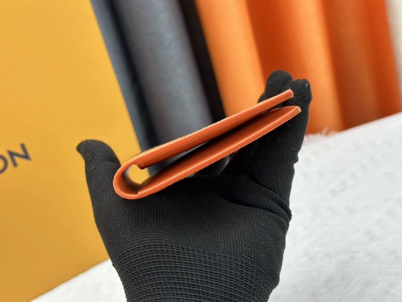 LV Wallets 4233H-1339