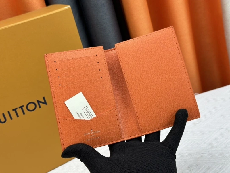 LV Wallets 4233H-1339