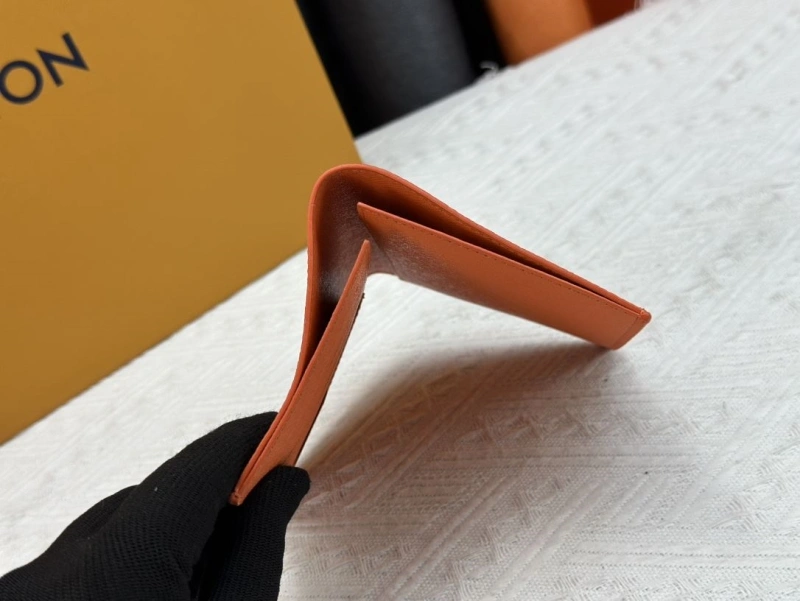 LV Wallets 4233H-1339