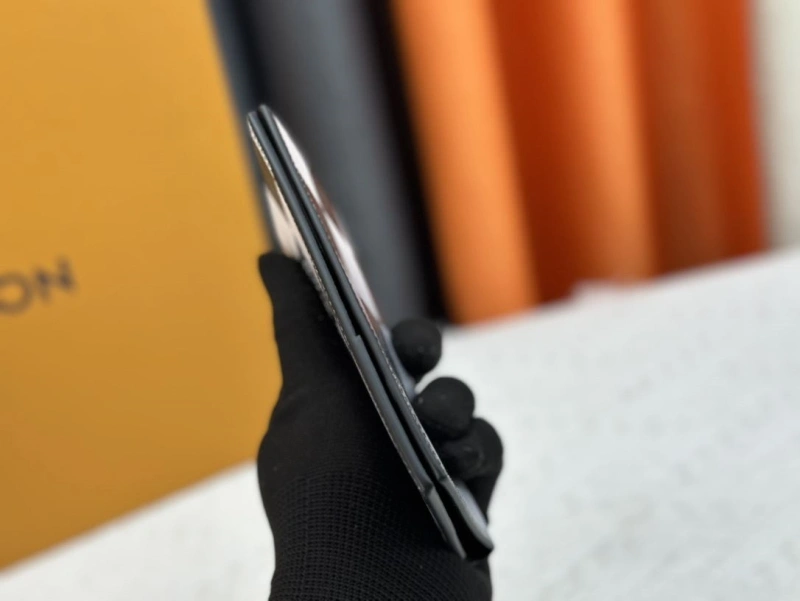 LV Wallets 4233H-1340