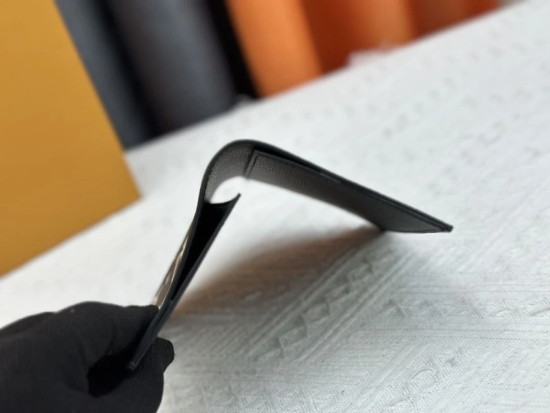 LV Wallets 4233H-1341