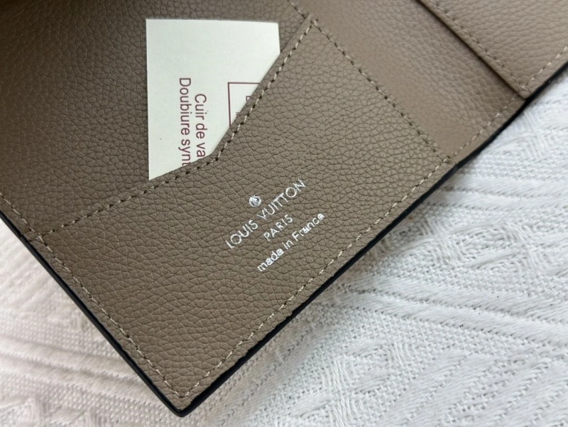 LV Wallets 4233H-1342