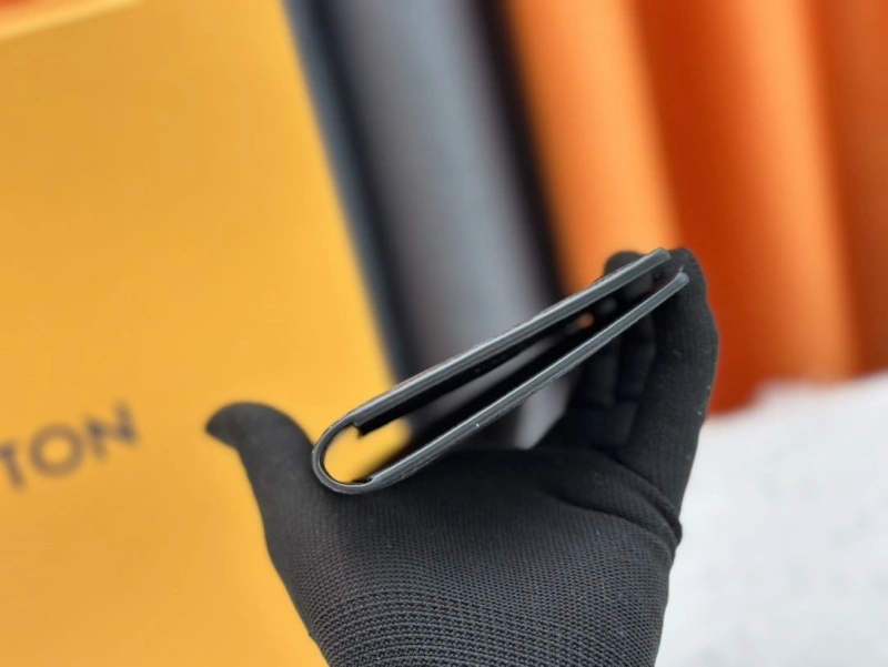 LV Wallets 4233H-1343