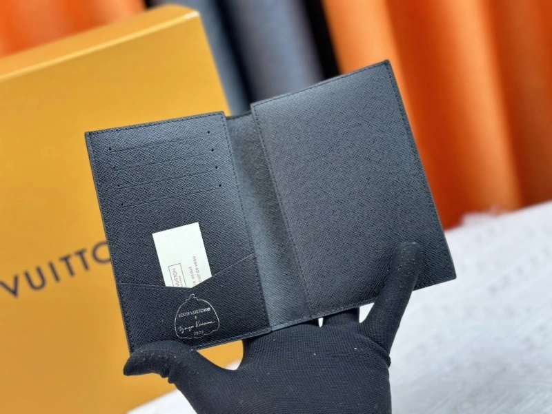 LV Wallets 4233H-1348