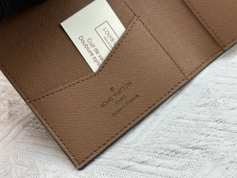 LV Wallets 4233H-1349